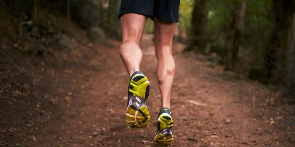 runner with big calf muscles